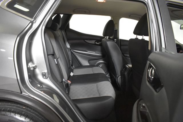 Used 2022 Nissan Rogue Sport SV AWD/4WD image 33