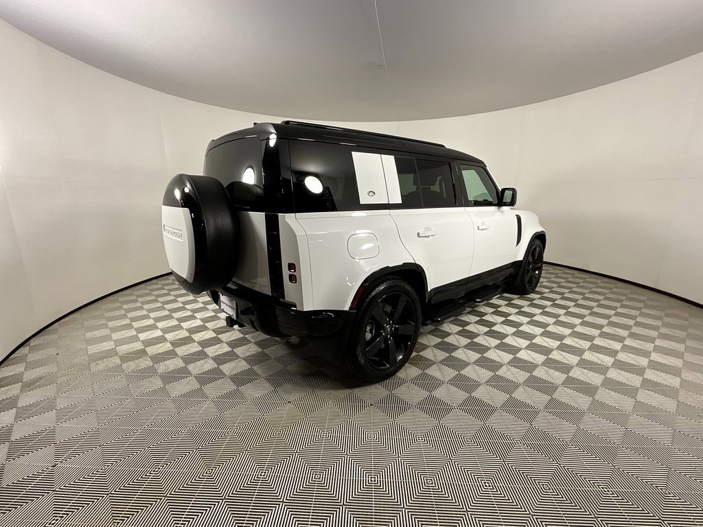 Certified 2024 Land Rover Defender 110 X-Dynamic SE image 4