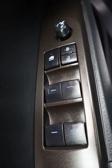 Used 2023 Toyota Camry SE FWD image 20
