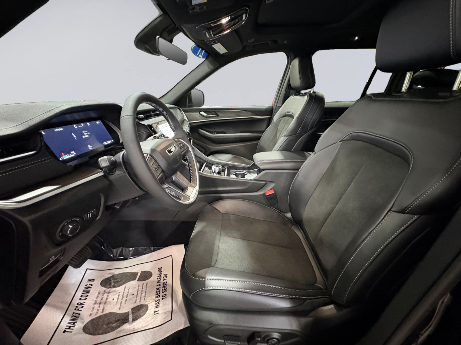 New 2027 Jeep Grand Cherokee Altitude AWD/4WD image 9