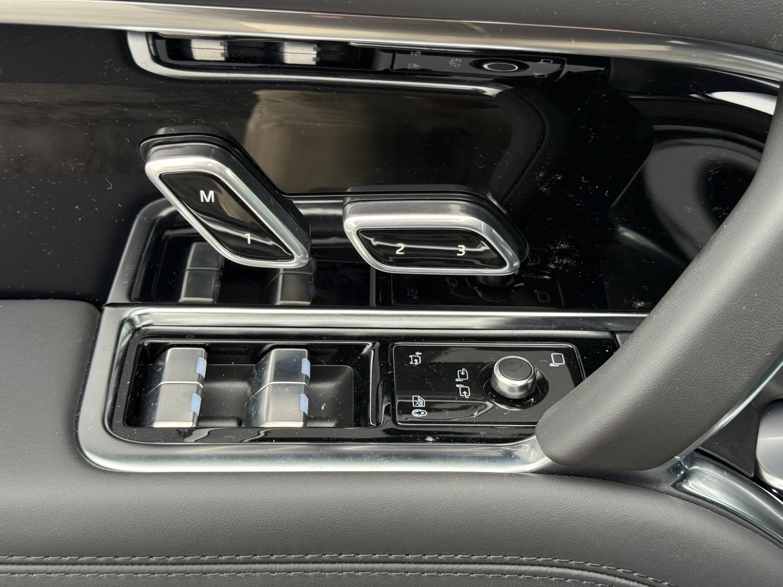 New 2026 Land Rover Range Rover SE AWD/4WD image 15
