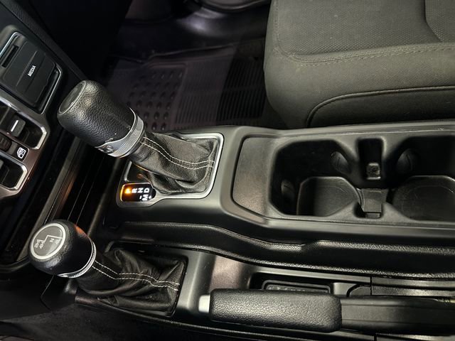 Used 2020 Jeep Wrangler Unlimited Sahara AWD/4WD image 29