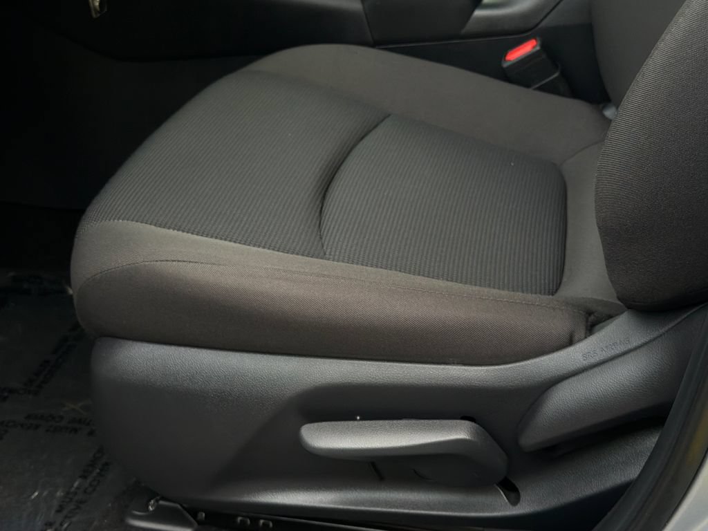 Used 2025 Toyota RAV4 LE AWD/4WD image 19