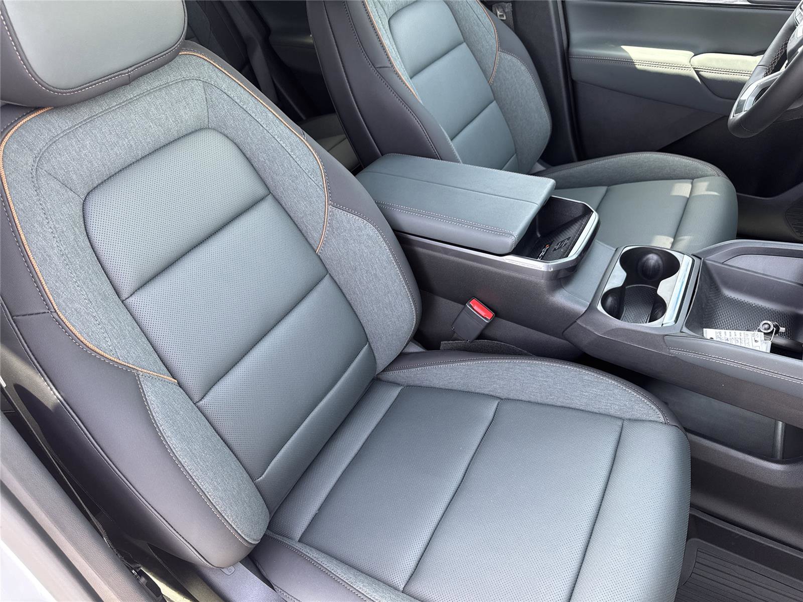 New 2026 GMC Terrain AT4 AWD/4WD image 13