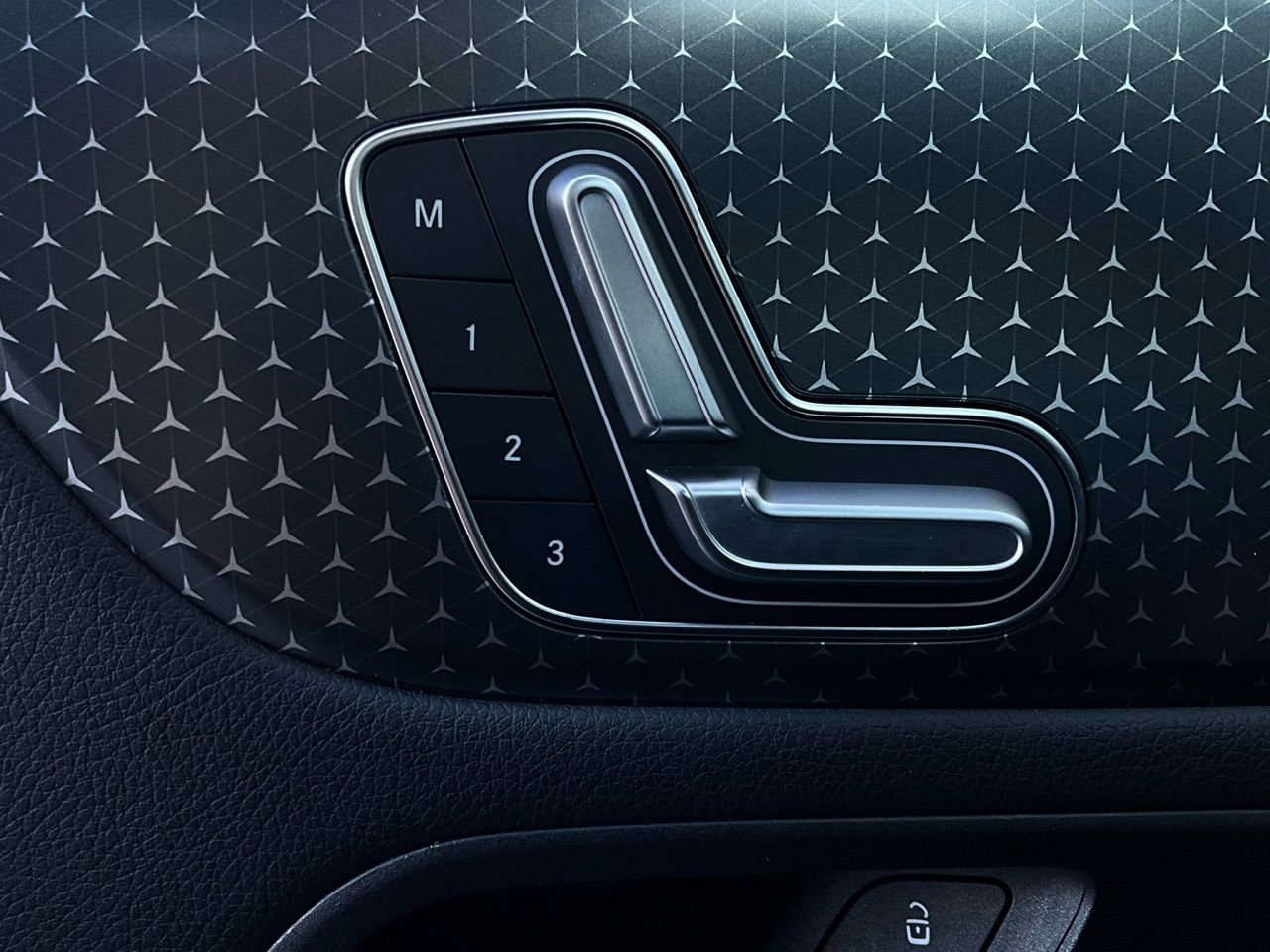 Used 2025 Mercedes-Benz GLA 250 4MATIC image 22