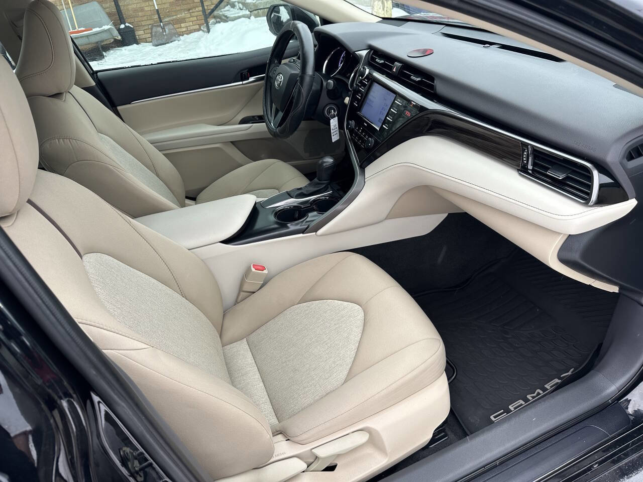 Used 2020 Toyota Camry LE image 39