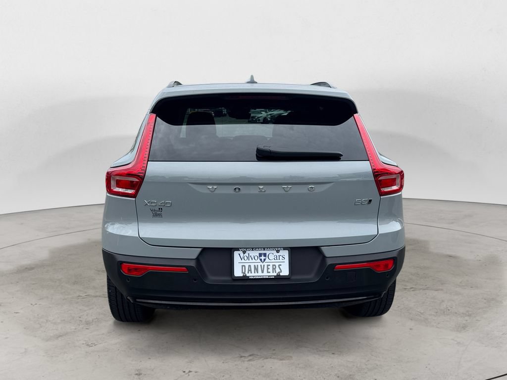 Certified 2026 Volvo XC40 B5 Plus AWD/4WD image 5