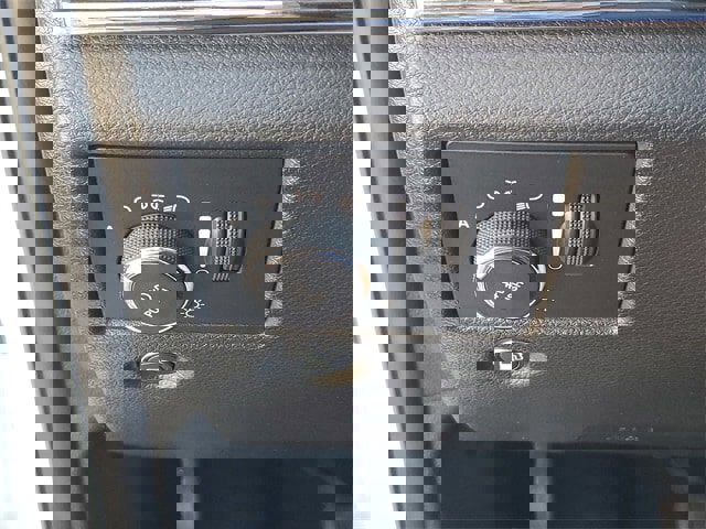 Used 2019 Jeep Grand Cherokee Limited image 31