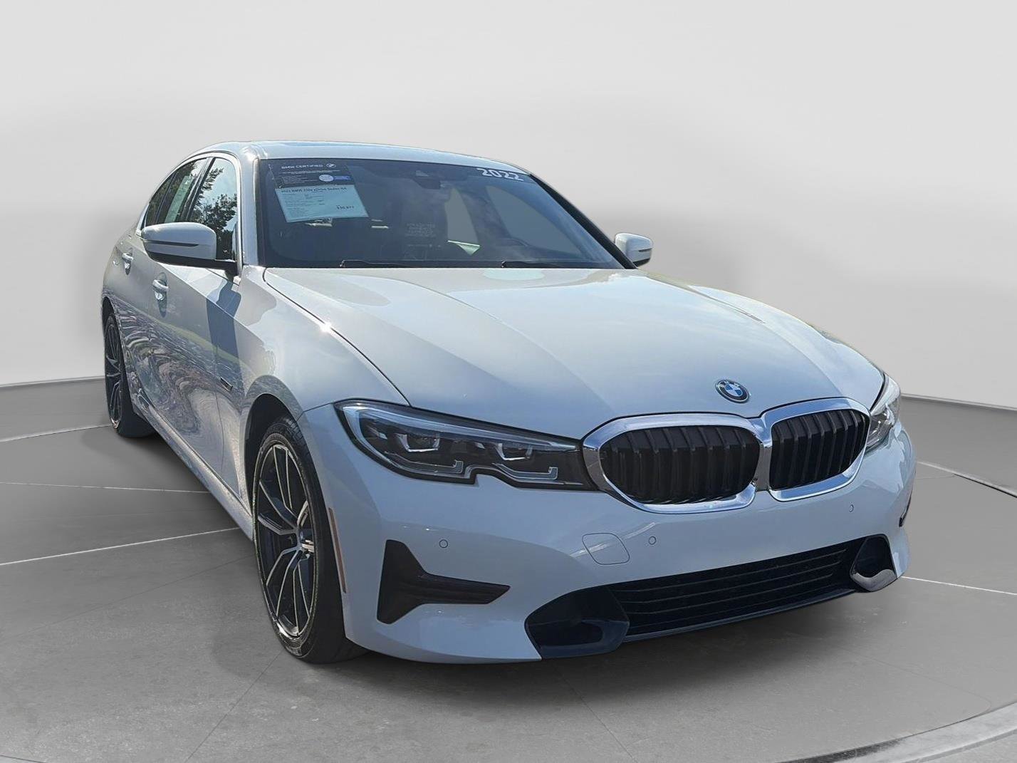 Certified 2022 BMW 330e xDrive w/ Premium Package AWD/4WD image 7