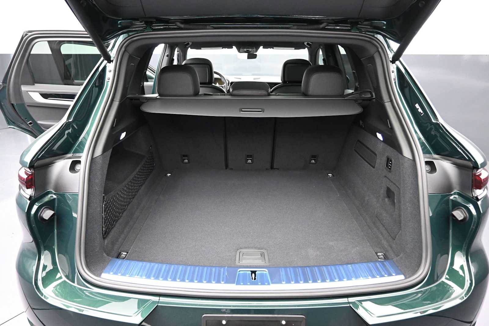 New 2026 Porsche Cayenne S AWD/4WD image 17