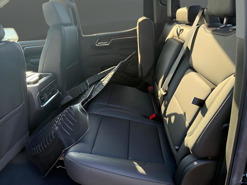 Used 2026 GMC Sierra 1500 SLT RWD image 10