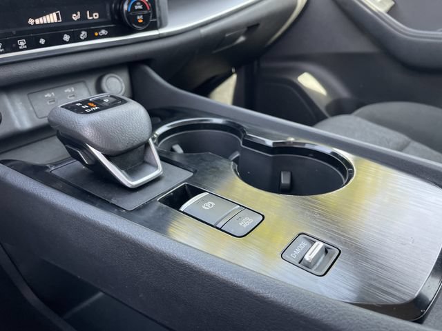 Used 2025 Nissan Rogue SV FWD image 20
