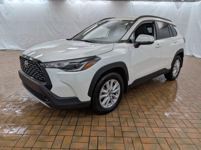Used 2024 Toyota Corolla Cross LE image 3