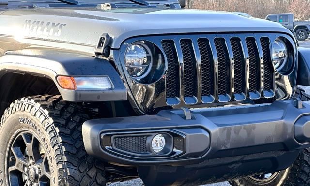 Used 2022 Jeep Wrangler Unlimited Willys image 2