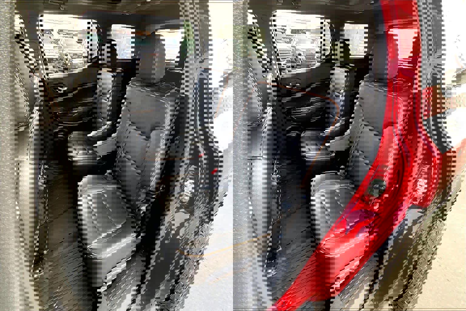 Used 2023 GMC Acadia AT4 w/ Technology Package image 21