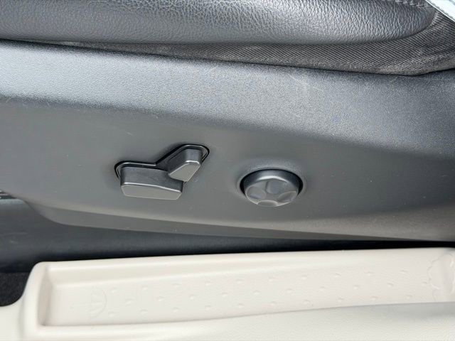 Used 2022 Chrysler Pacifica Touring-L FWD image 22