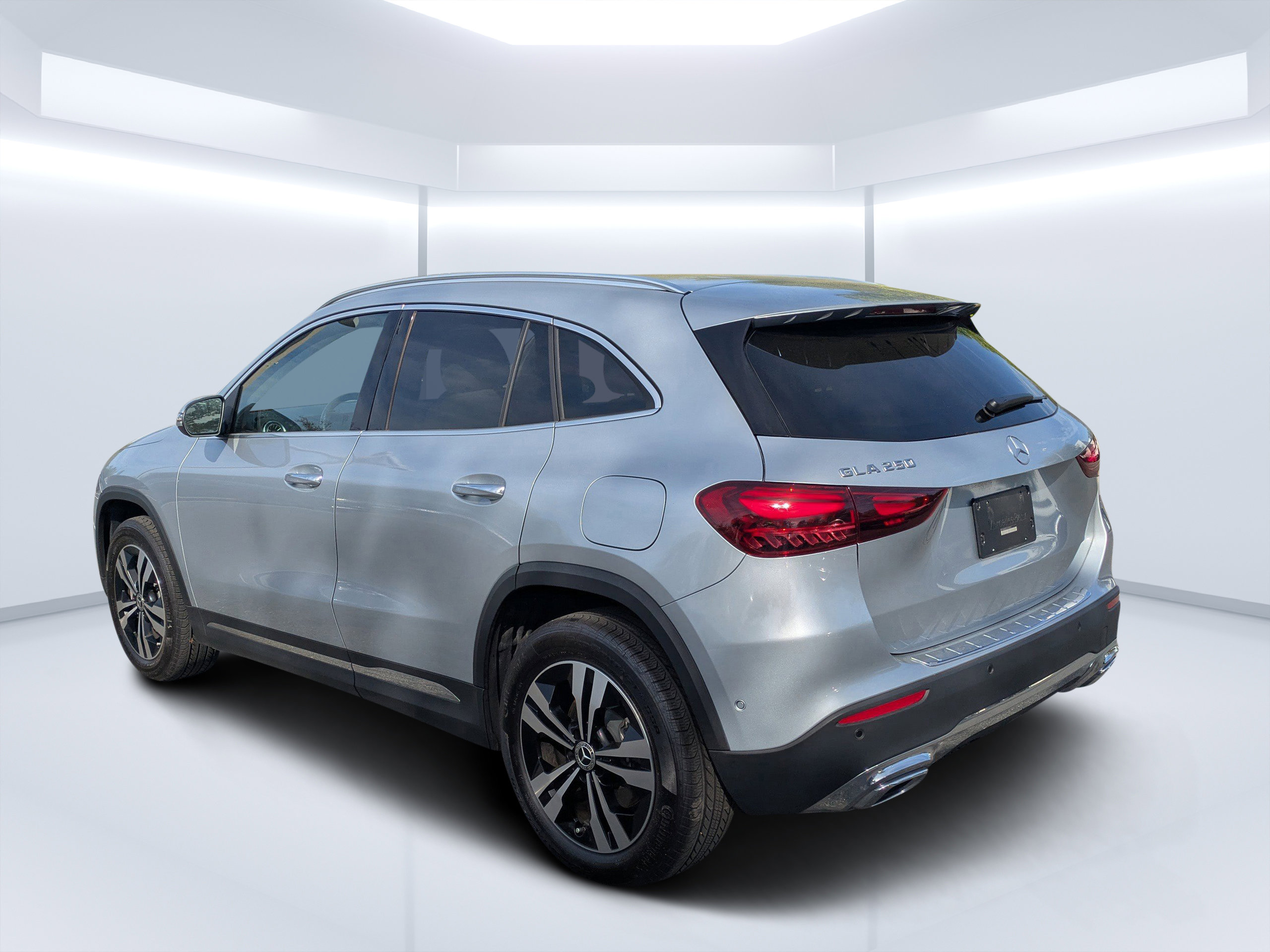 Certified 2025 Mercedes-Benz GLA 250 image 5
