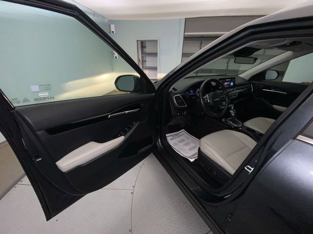 Used 2023 Kia Seltos EX AWD/4WD image 11
