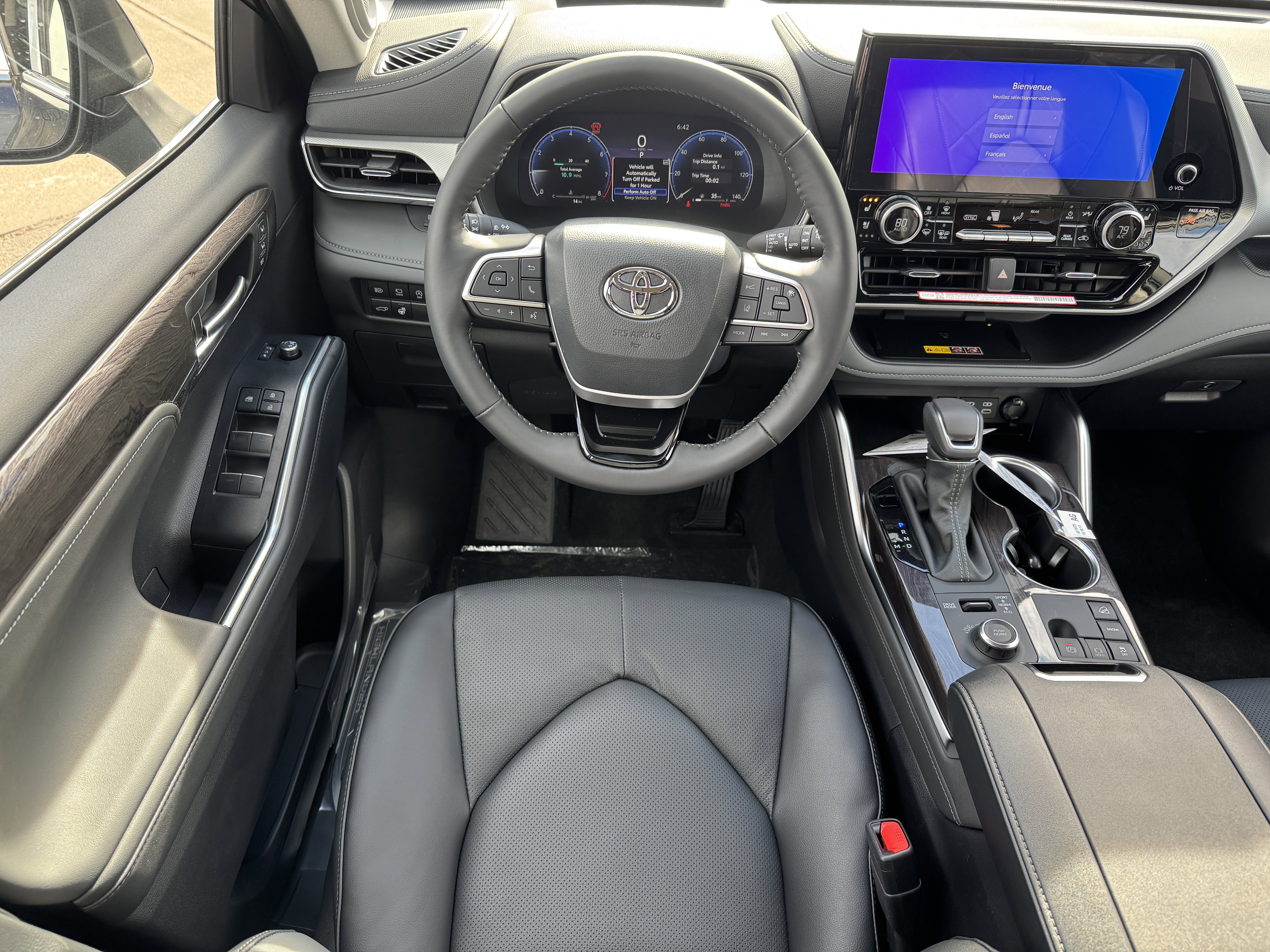 New 2026 Toyota Highlander Platinum AWD/4WD image 15