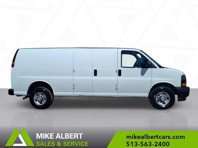 Used 2022 Chevrolet Express 3500 Extended w/ Driver Convenience Package RWD image 8
