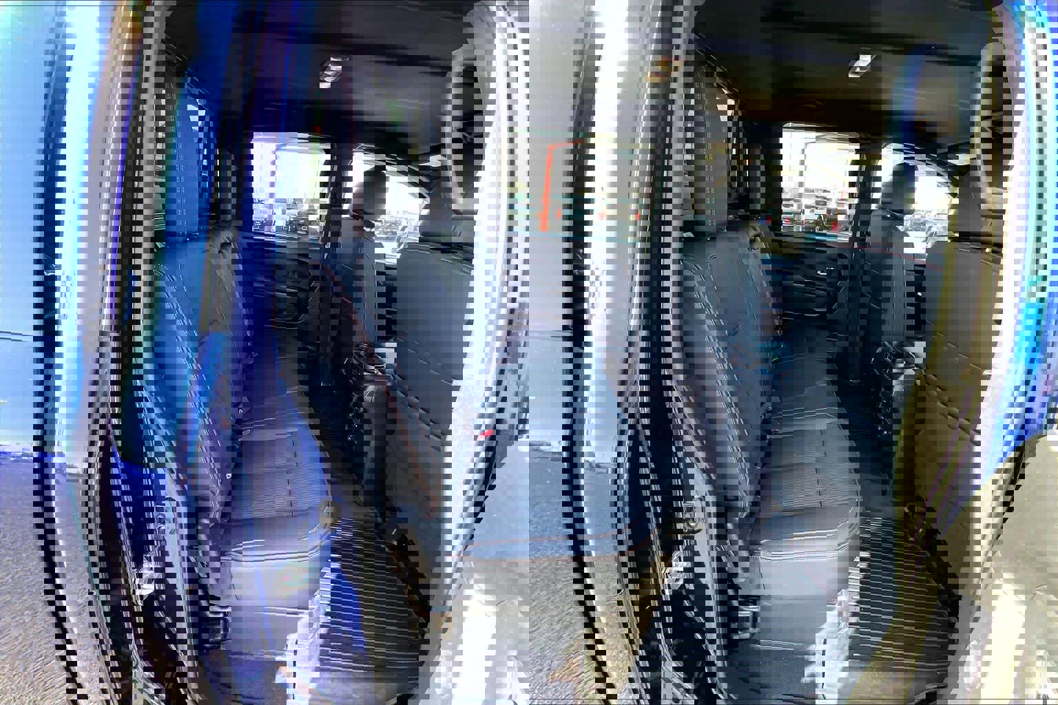 Used 2023 Nissan Titan PRO-4X image 19