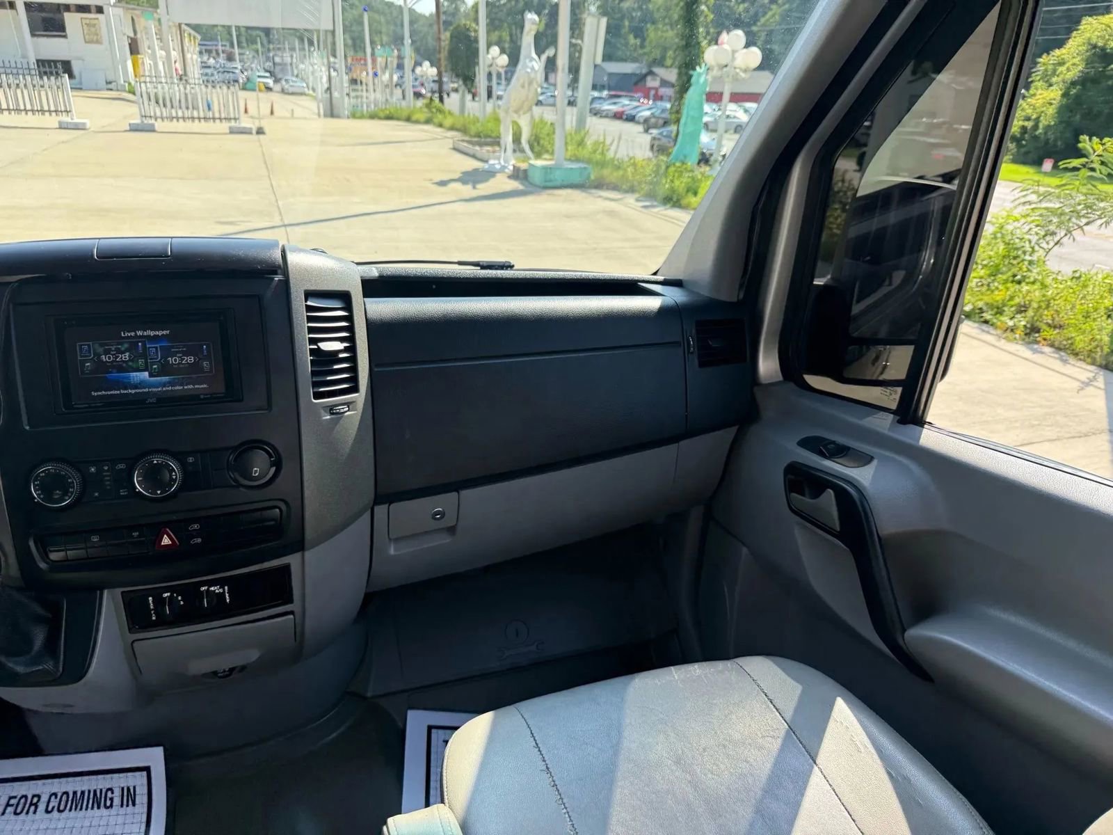 Used 2008 Freightliner Sprinter 3500 RWD image 24