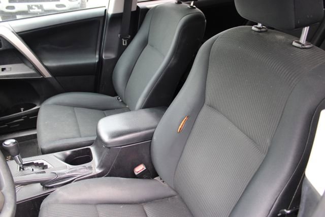 Used 2015 Toyota RAV4 LE AWD/4WD image 5