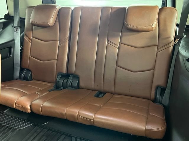 Used 2018 Cadillac Escalade Luxury AWD/4WD image 29