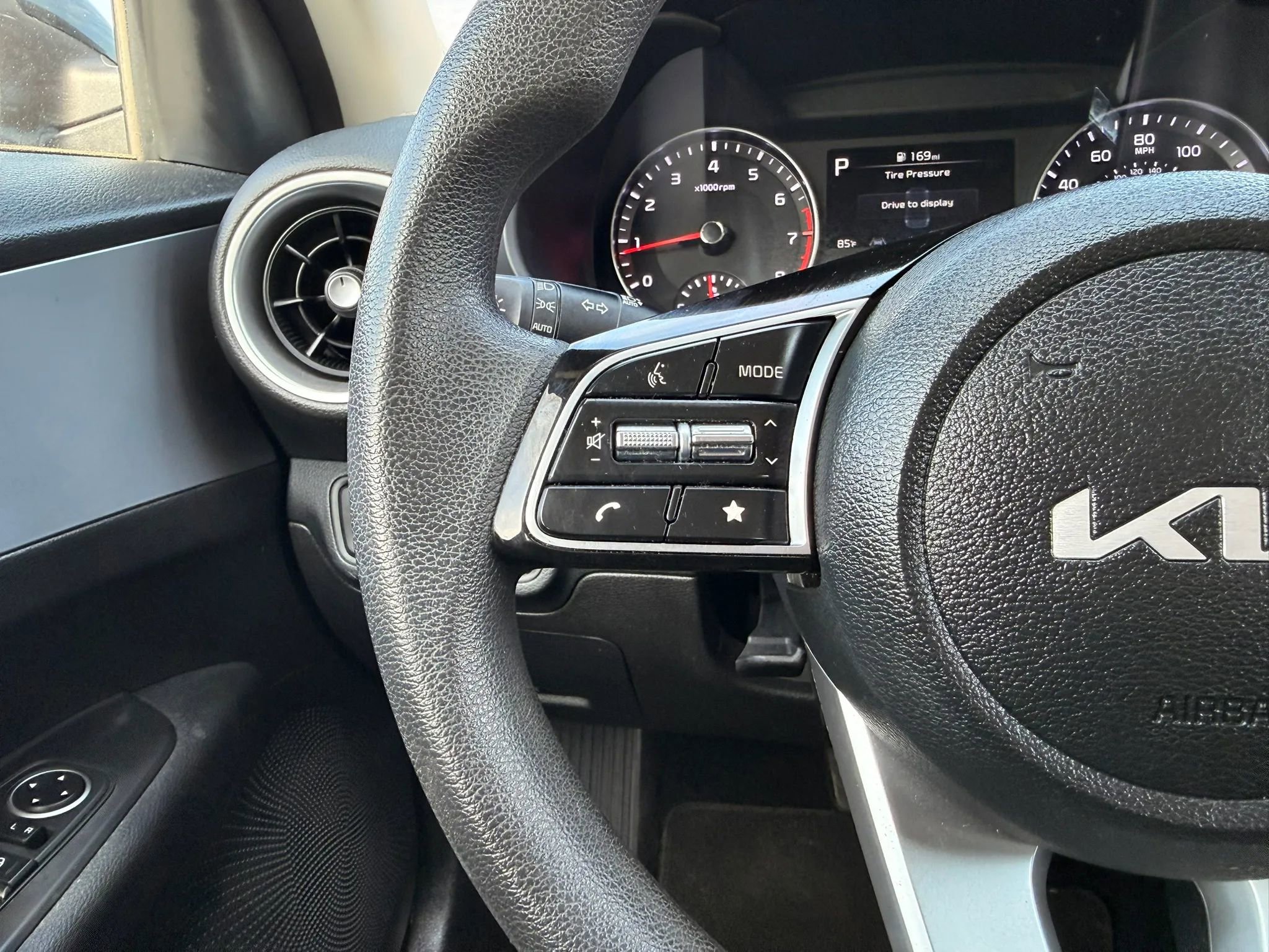 Used 2022 Kia Forte LXS w/ LXS Technology Package FWD image 16
