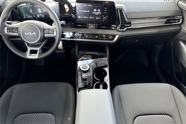 New 2025 Kia Sportage LX image 16