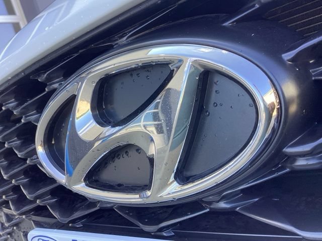 Used 2019 Hyundai Veloster Turbo FWD image 4