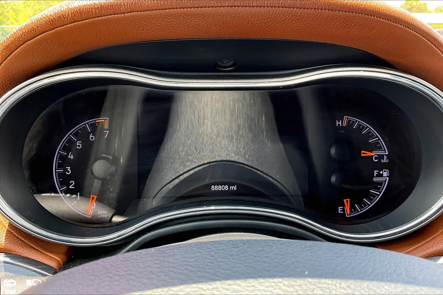 Used 2020 Jeep Grand Cherokee Overland RWD image 26
