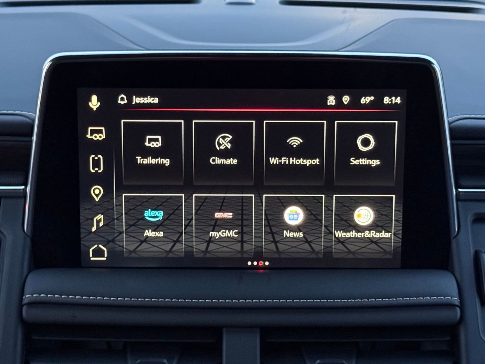 Used 2024 GMC Yukon SLT w/ SLT Luxury Package image 24