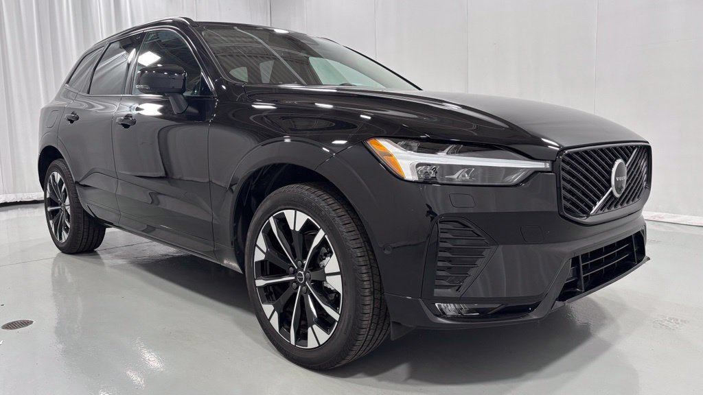 Certified 2026 Volvo XC60 B5 Plus AWD/4WD image 4