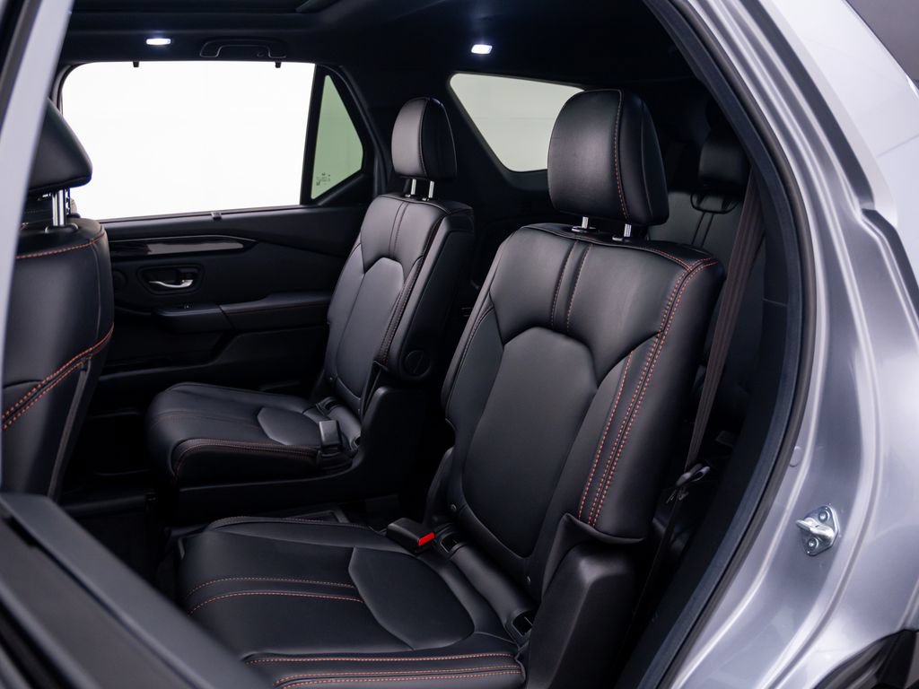 Certified 2025 Honda Pilot TrailSport image 16
