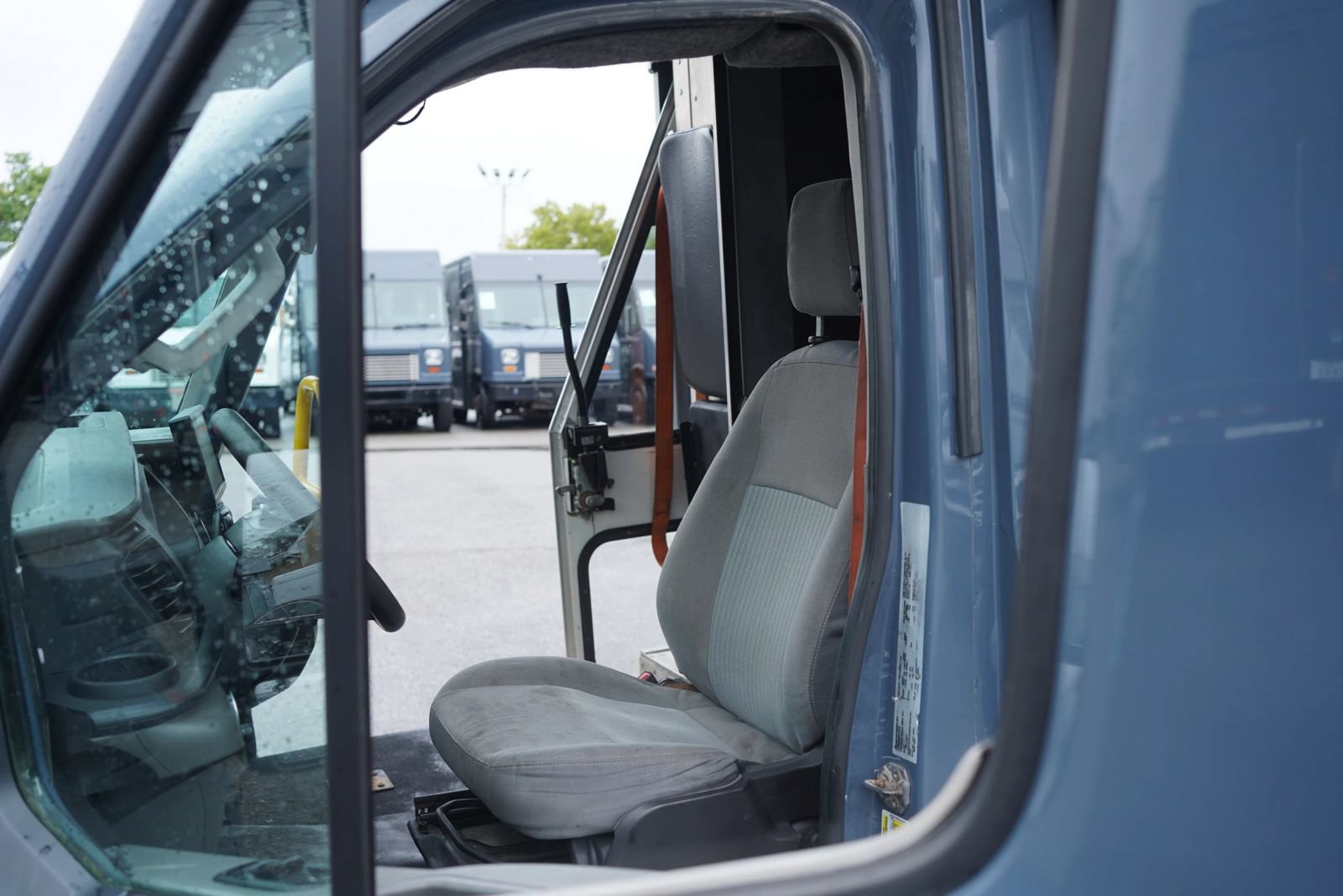 Used 2022 Ford Transit 350 DRW RWD image 16
