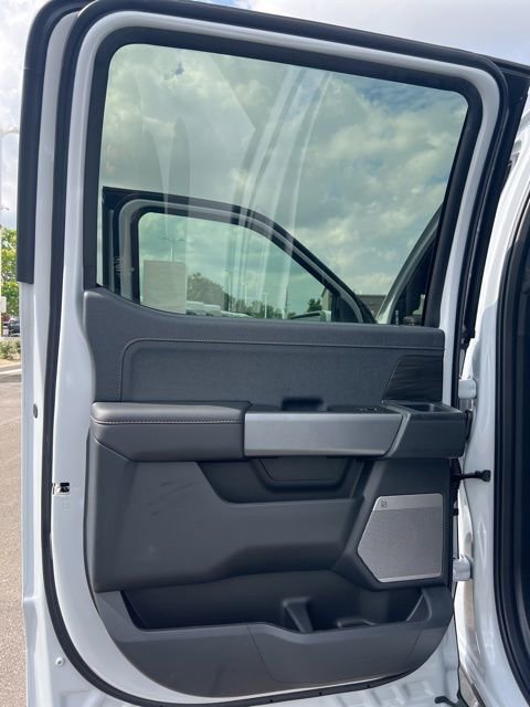 New 2025 Ford F150 Lightning Lariat image 38