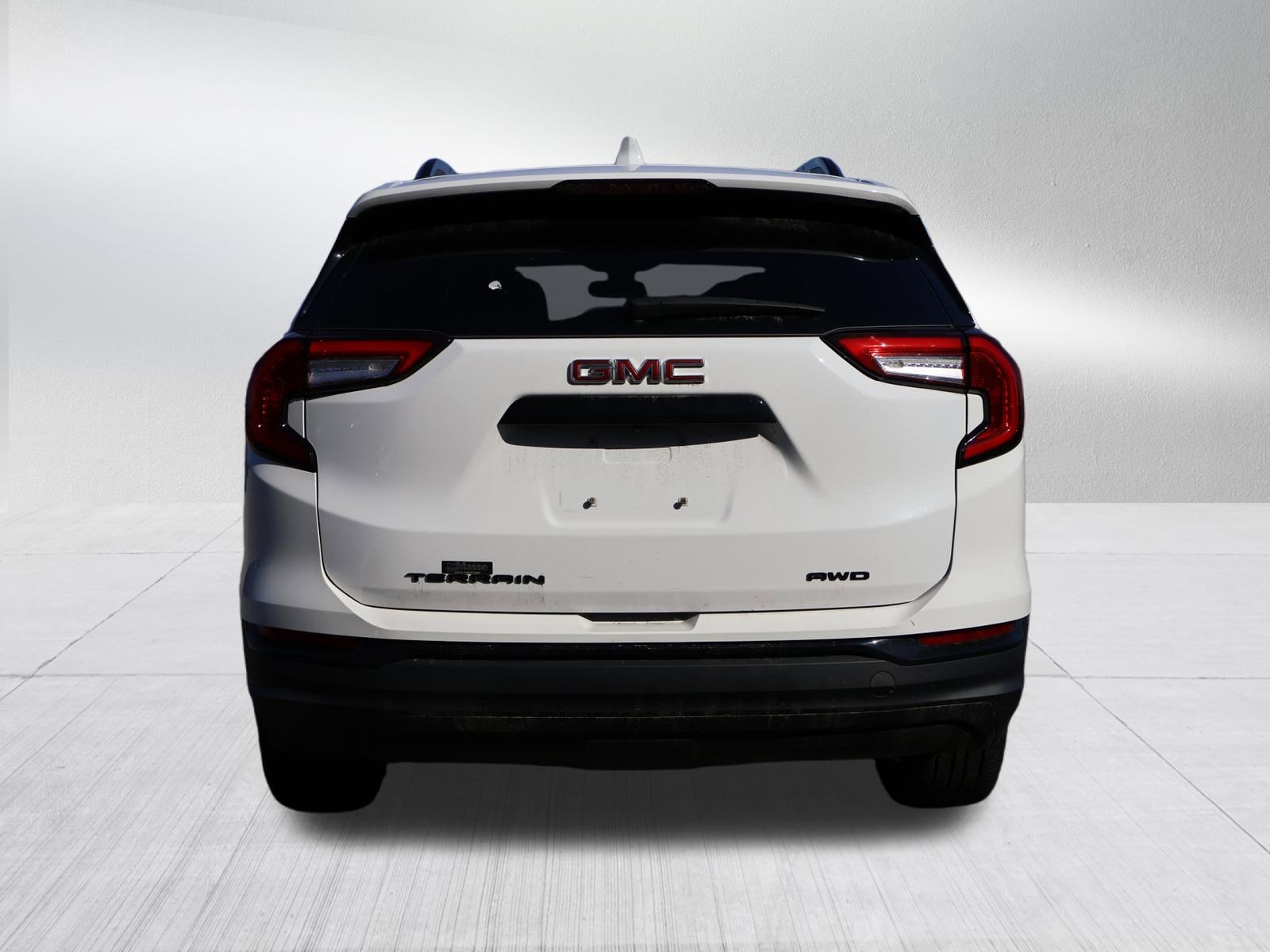 Used 2022 GMC Terrain SLE w/ Driver Convenience Package AWD/4WD image 6