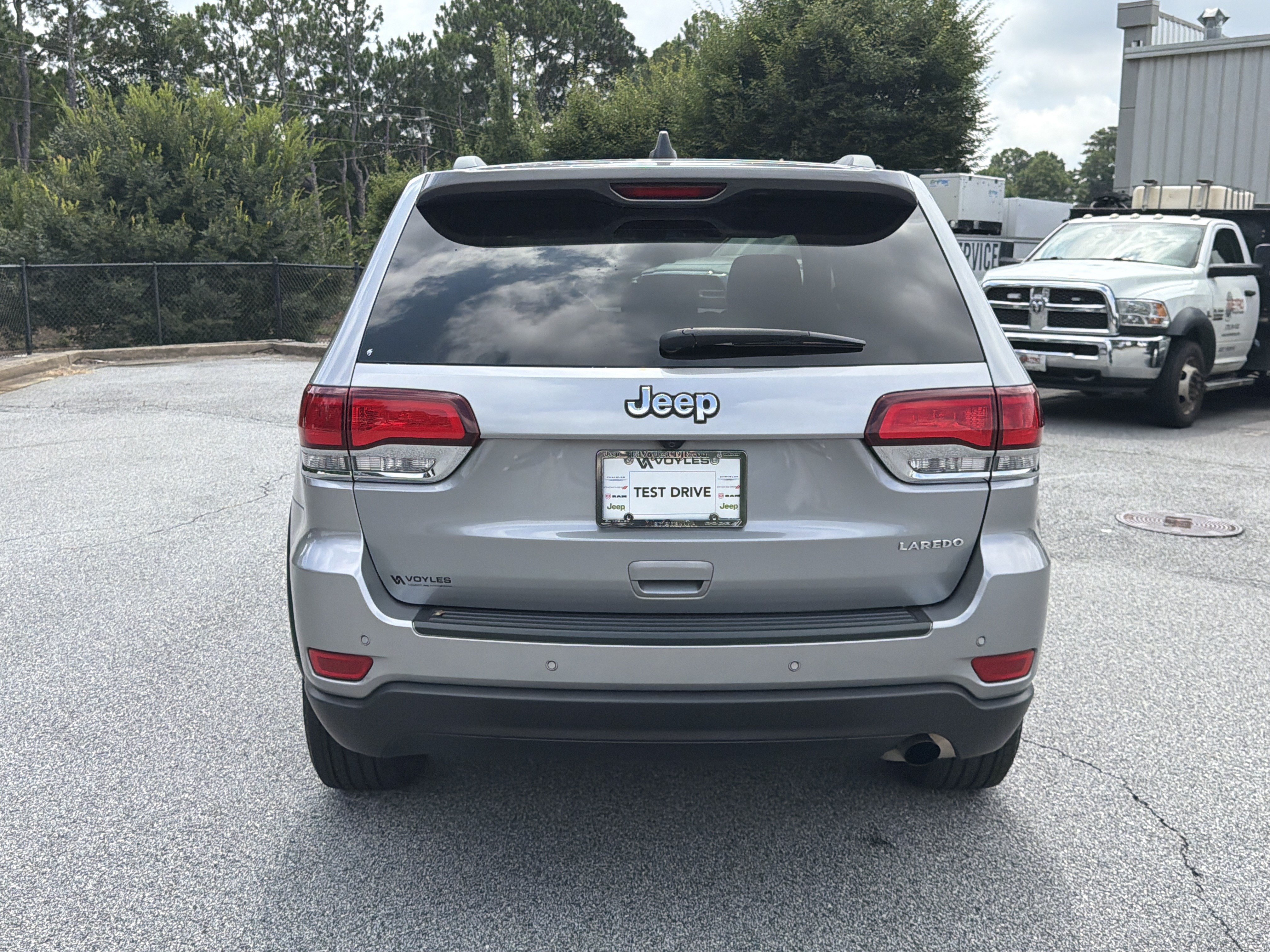 Used 2021 Jeep Grand Cherokee Laredo RWD image 7