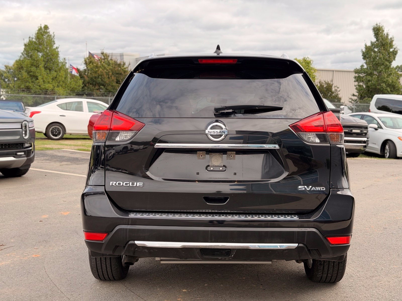 Used 2018 Nissan Rogue SV w/ Premium Package AWD/4WD image 9