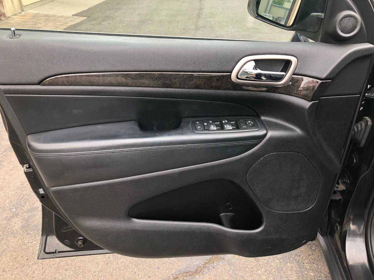 Used 2012 Jeep Grand Cherokee Altitude image 11