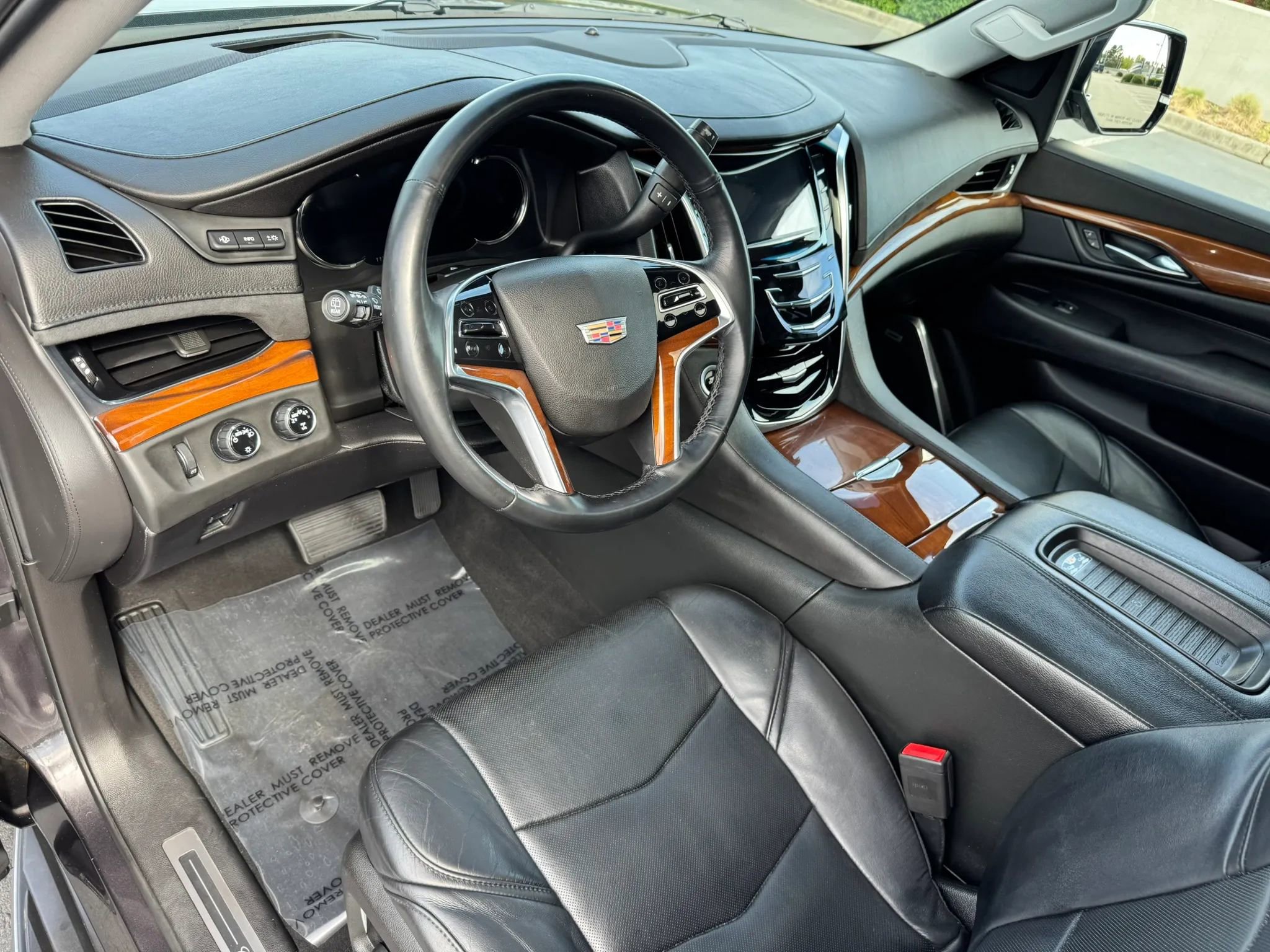 Used 2018 Cadillac Escalade ESV Premium Luxury AWD/4WD image 19