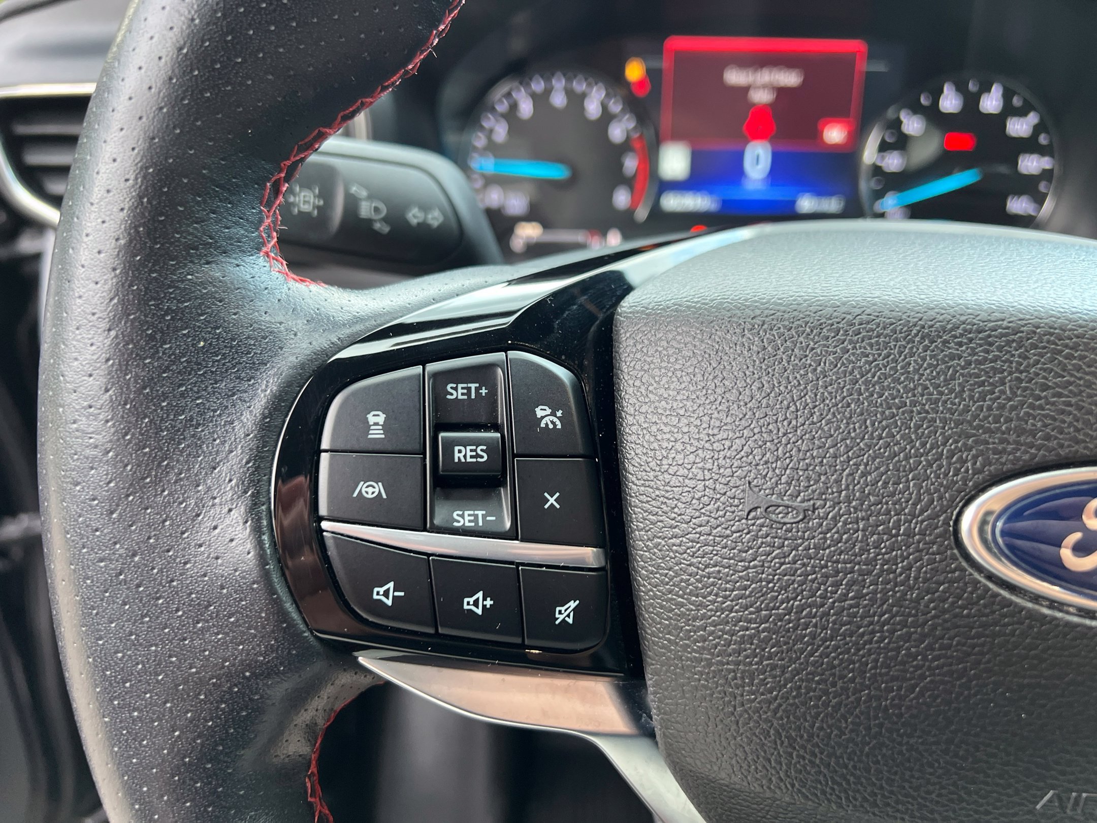 Used 2023 Ford Explorer ST-Line AWD/4WD image 30