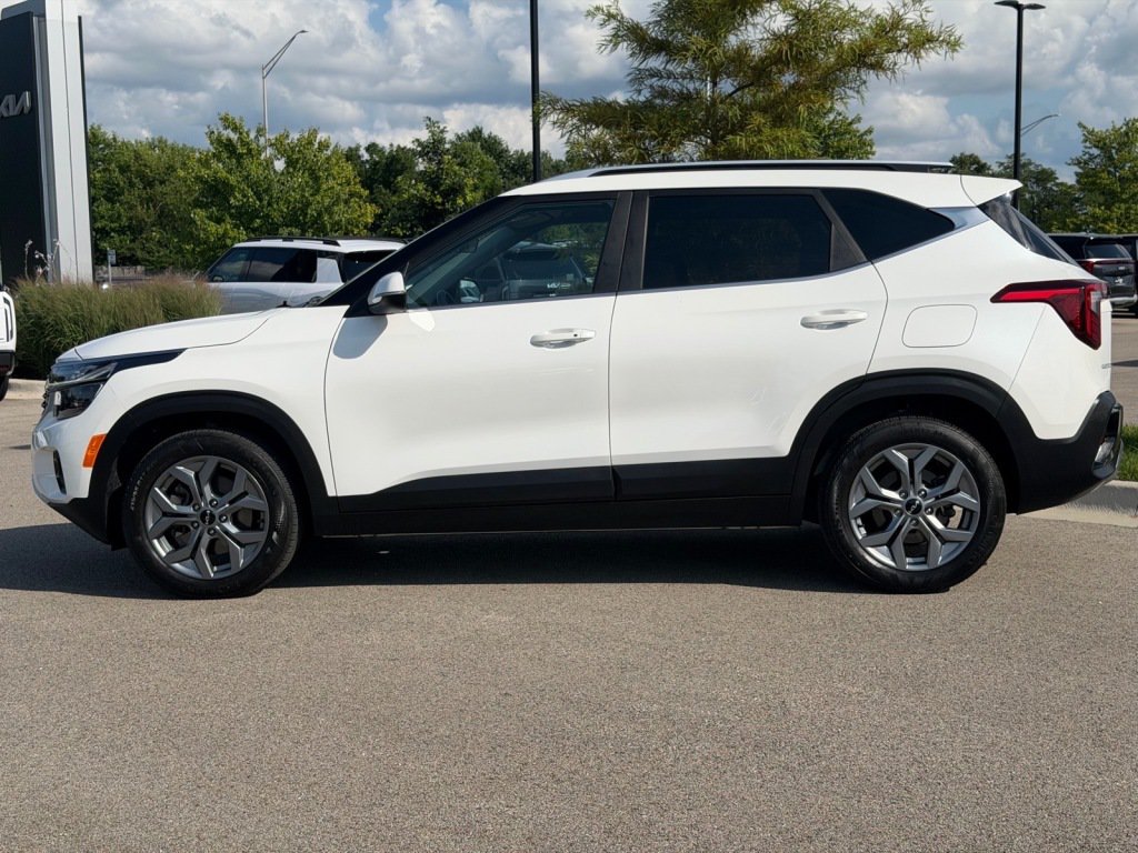 Used 2024 Kia Seltos S AWD/4WD image 3