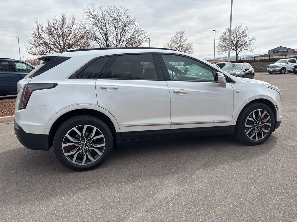 Certified 2022 Cadillac XT5 Sportv w/ LPO, ONYX Package image 6