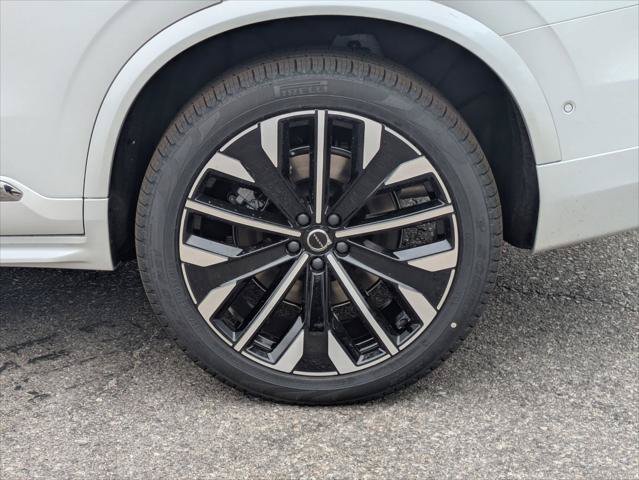 New 2026 Volvo XC90 T8 Plus w/ Protection Package AWD/4WD image 6