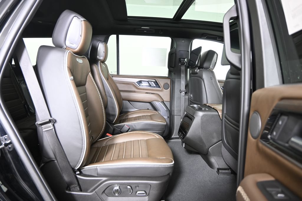 Used 2025 GMC Yukon Denali Ultimate AWD/4WD image 15