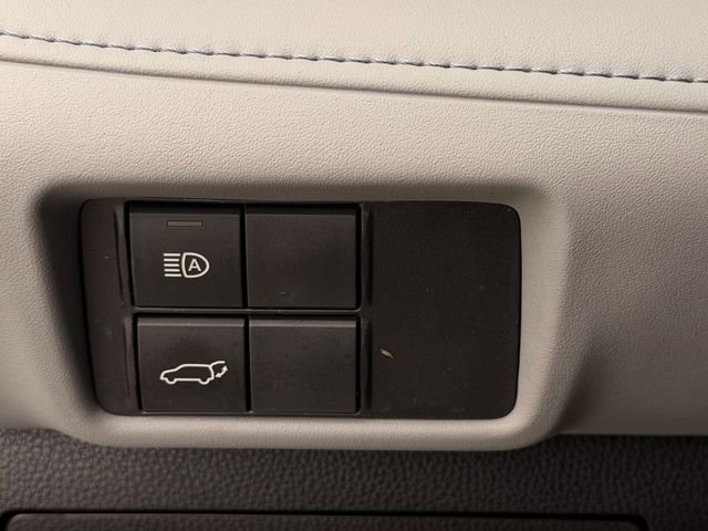 Used 2023 Toyota Highlander XLE FWD image 20