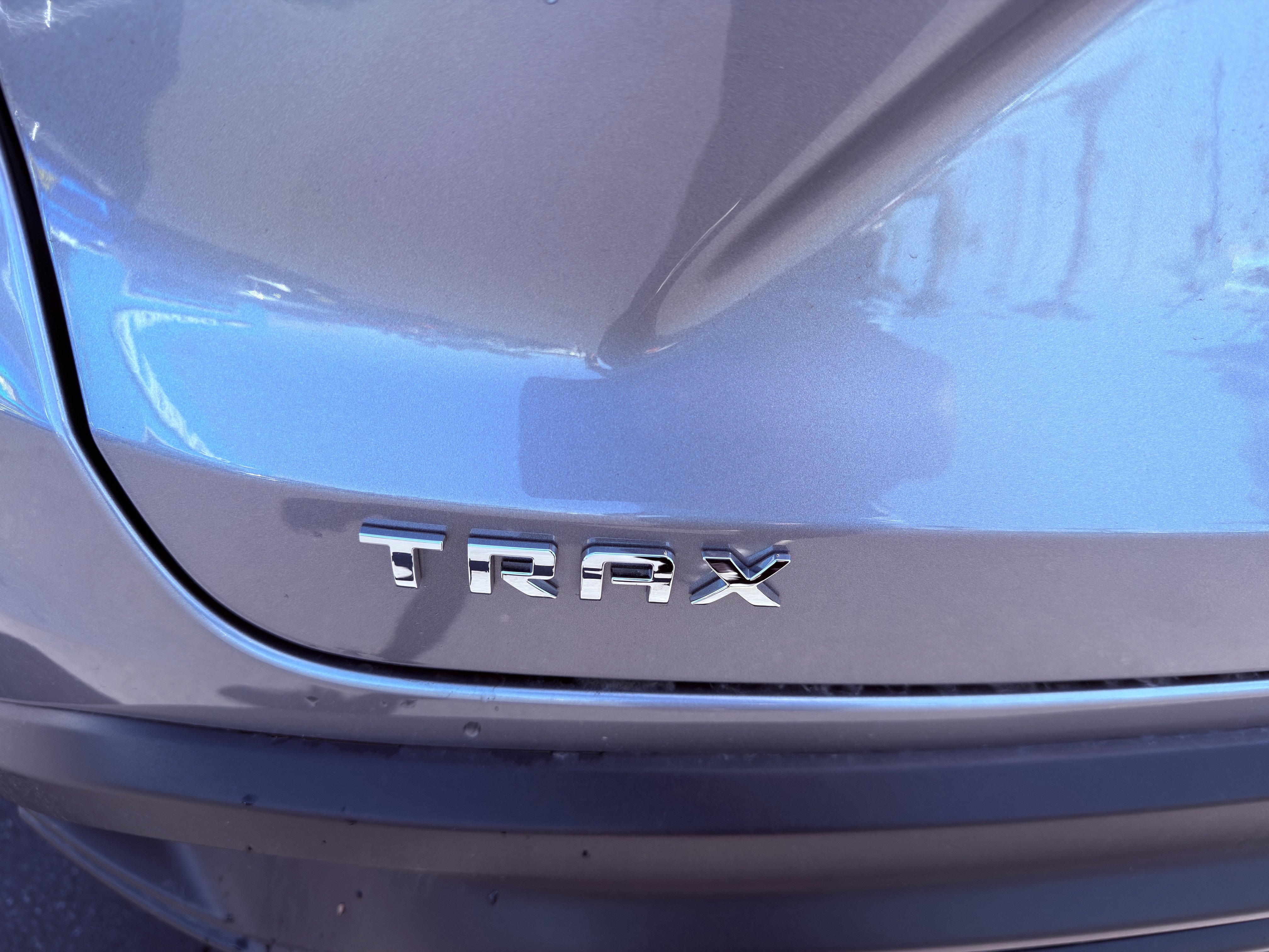 Used 2025 Chevrolet Trax LS FWD image 35