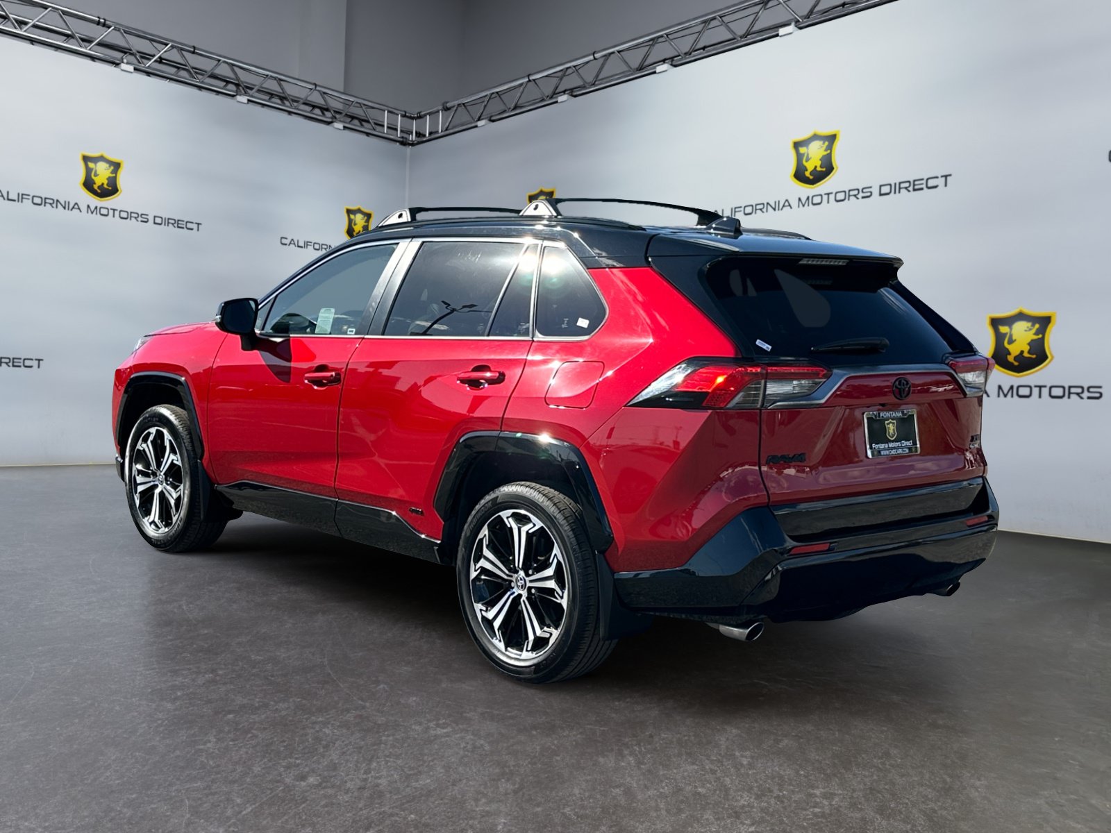 Used 2025 Toyota RAV4 XSE AWD/4WD image 3
